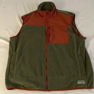 Roots fleece vest NWOT